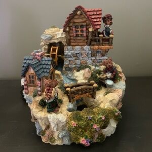 Boyd’s Bear indoor cottage core water fountain